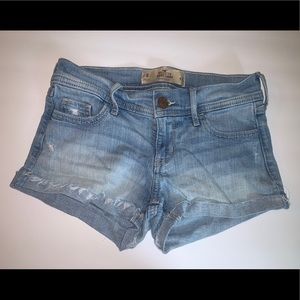 Hollister Short-Short Low Rise Denim Shorts